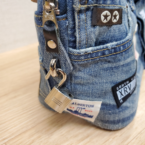 タイ様オーダー品　ハトメあり　革タグ　 デニムリメイク　焼印　0401001 タイ様オーダー品 ハトメあり 革タグ デニムリメイク 焼印