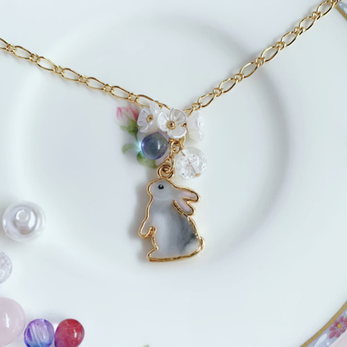 〜fairy様〜天然石　レジンネックレス　【うさぎ×機関車】 fairy様〜天然石レジンネックレス【うさぎ×機関車】