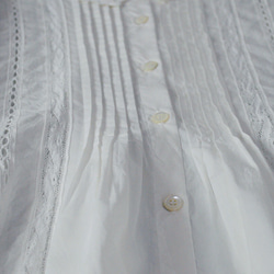 母の日春夏に最適沢山のタック付きレース衿袖大人可愛い長袖トップス♪ 6枚目の画像