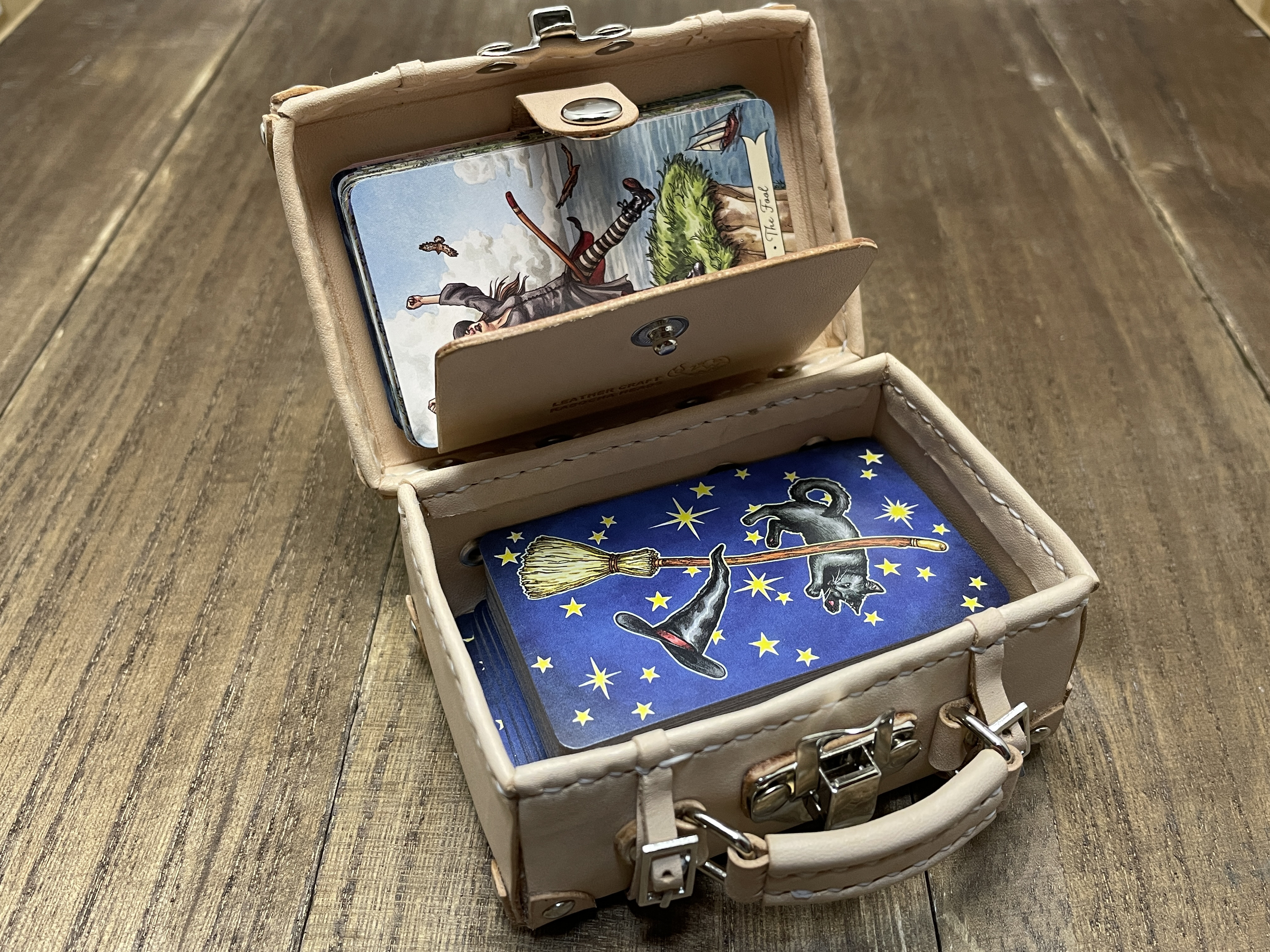 【限定版】トランク型タロットカードケース "Journey" Sサイズ
