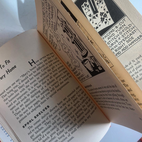 洋書　Handmade s First Edition 40s 洋書【Let's Make a Gift by Ruth Wyeth Spears