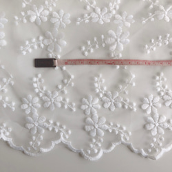 《チュール刺繍》上品レース ホワイト 120×45  F19-4〈生地・布・ベビー・子供服・スタイ・お花〉 3枚目の画像