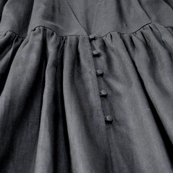 リネン100%クルミ釦付き大人可愛い長袖羽織るワンピース♪ 5枚目の画像