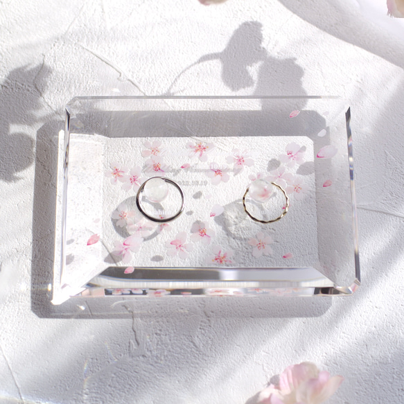 【名入れ】クリスタルガラスのリングピロー／桜　Sakura／LC-rp04 2枚目の画像