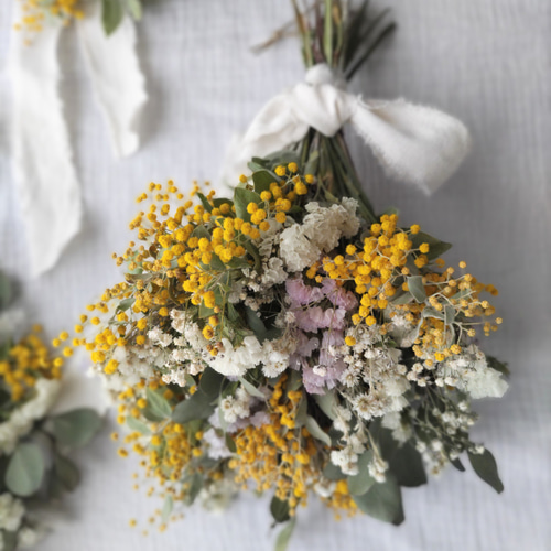 ミモザとユーカリのナチュラルドライフラワースワッグ ドライフラワー