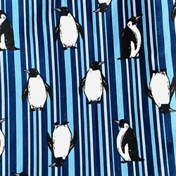 クールなペンギン巾着袋　25×20 ループ、撥水加工裏付　お名前テープ付 4枚目の画像