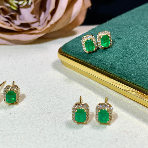 天然ダイヤモンド付きエメラルドピアスk18 ピアス(スタッド・一粒 ...