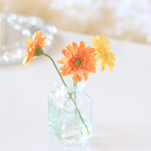 枯れないこぼれない ガーベラのウォーターアレンジ orange &yellow 