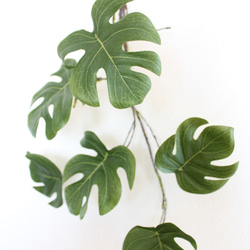 「送料無料」モンステラ 観葉植物（造花） 壁掛けリース（アーティフィシャルフラワー） 3枚目の画像