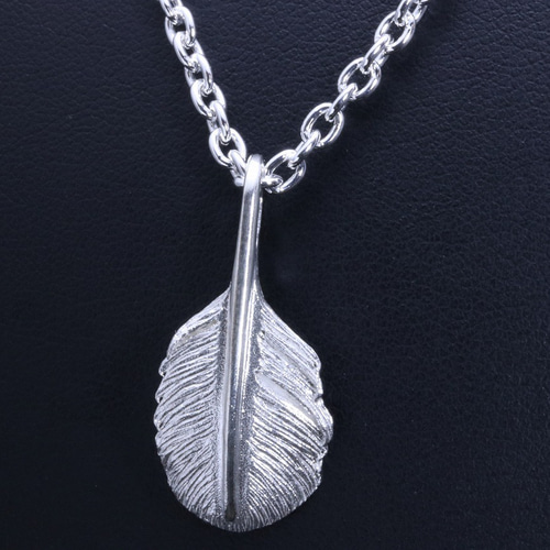 ネックレス メンズ : 八咫烏 フェザー ペンダント トップ 白仕上げ