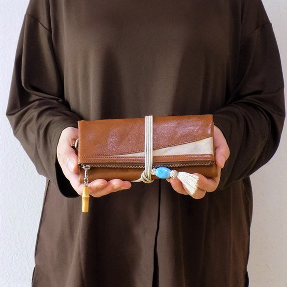 金彩工芸　家紋菱　金仕上げ　本牛革茶色×金糸織紫苑色帯地製　「本革製道中財布」 をかし 商標登録　をかし