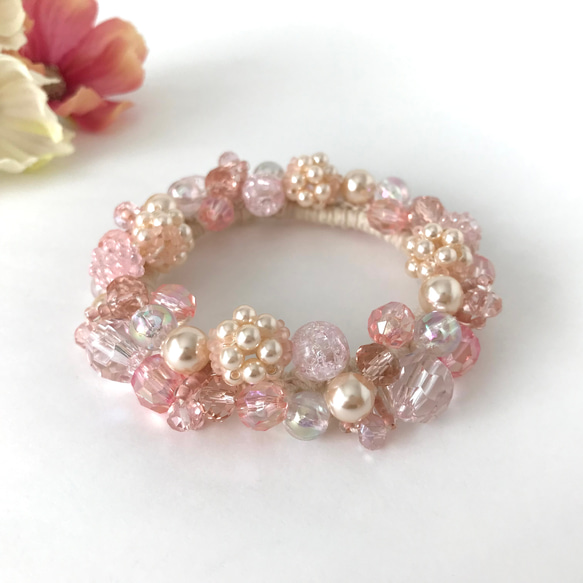シュシュ  ヘアゴム  ビーズ  淡桜 桜色 の ビーズボール ビジュー クロッシェ シュシュ ピンク