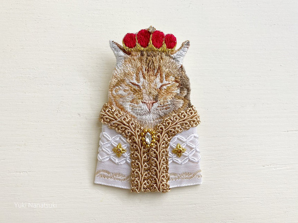 高貴なお猫様刺繍ブローチ41 2枚目の画像