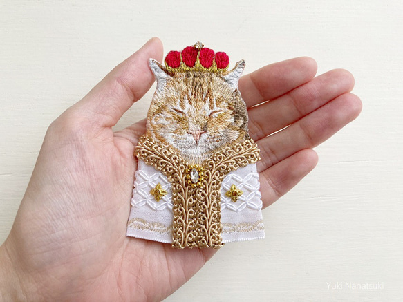 高貴なお猫様刺繍ブローチ41 7枚目の画像