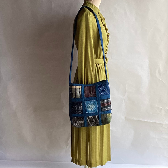 藍　四角に刺し子のショルダーバッグ 