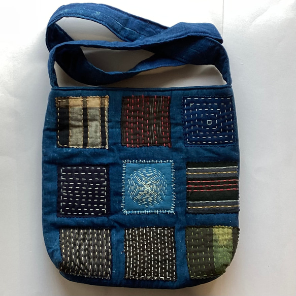 藍　四角に刺し子のショルダーバッグ 