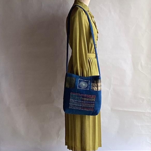 藍　四角に刺し子のショルダーバッグ 