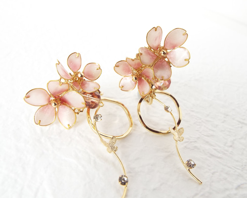 再再販】𝐬𝐚𝐤𝐮𝐫𝐚 𝟮𝟬𝟮𝟰 🌸 ピアス/イヤリング | Cerise &