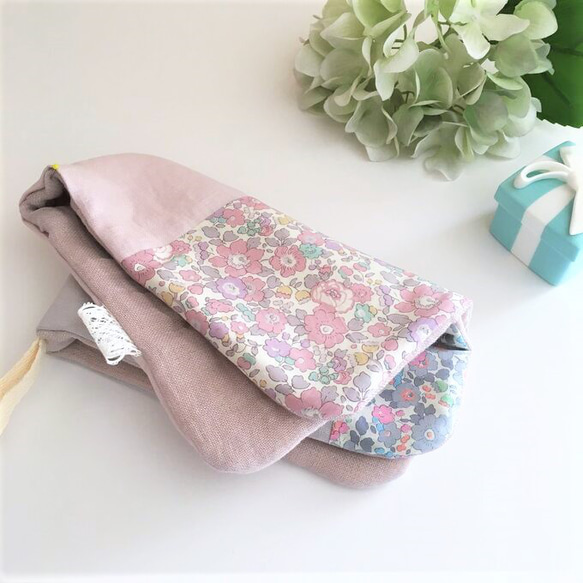 ハンドメイド８重ガーゼハンカチ　リバティ（ベッツィ）、リネン、レース ハンドメイド8重ガーゼハンカチ リバティ（ベッツィ）、リネン、レース