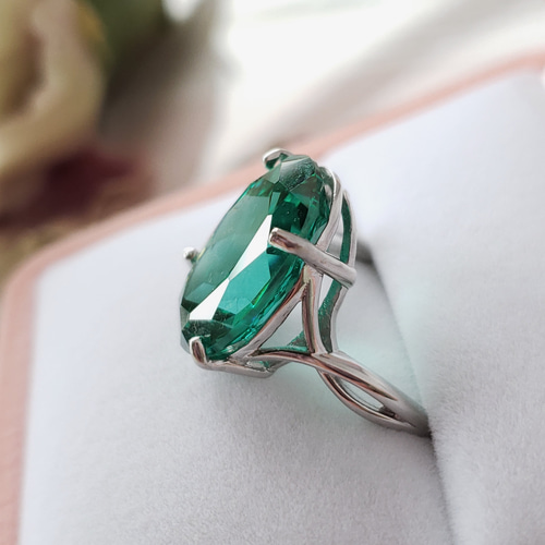 受注制作 奇跡の輝き 人工パライバトルマリン 12x16mm Antiqueリング 