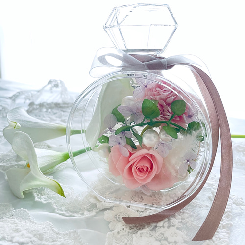 特別価格＊新作＊お写真に飾る香水瓶のプリザーブトフラワー