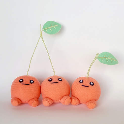 双子さくらんぼのぬいぐるみ ぬいぐるみ くろまるファクトリー
