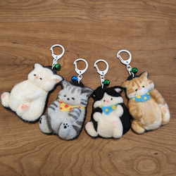 【まるまる】 羊毛フェルト 猫  シャムトラ　キーホルダー 羊毛フェルト シャムトラ 猫 ブローチ キーホルダー マグネット