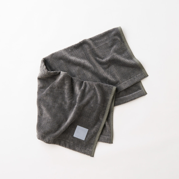 グレーに特化したシンプルな綿毛布 【GRIS】グリ コットンシール織 ハーフ サイズ ブランケット 毛布 天然素材 6枚目の画像