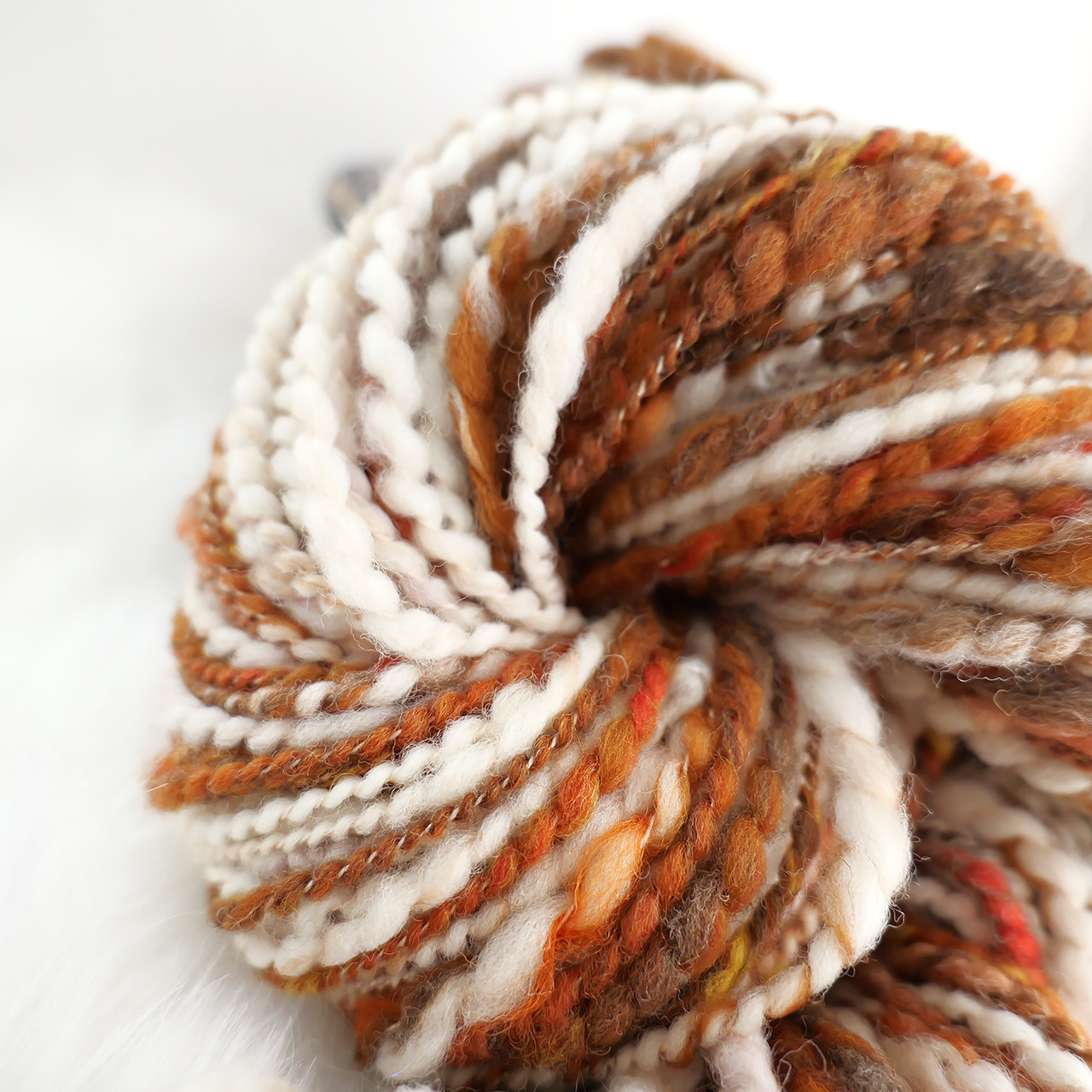 97g/90m　極並太｜キャラメルクリーム｜アートヤーン系手紡ぎ糸