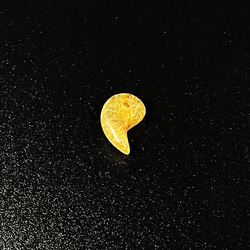 イチオシ 現品一点物 ゴールドルチル 勾玉 Ｍｒ４８ 金針水晶 お守り