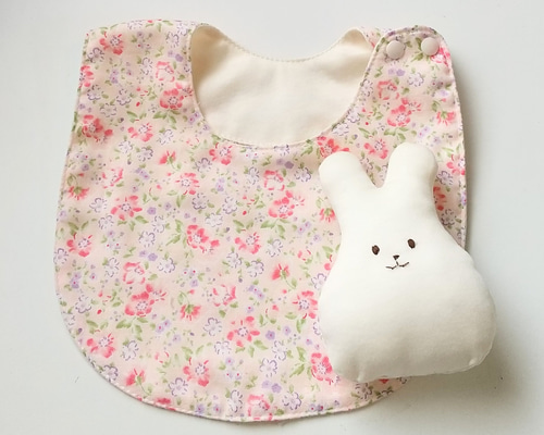 ベビースタイセット-花うさぎ スタイ・よだれかけ magatama 通販