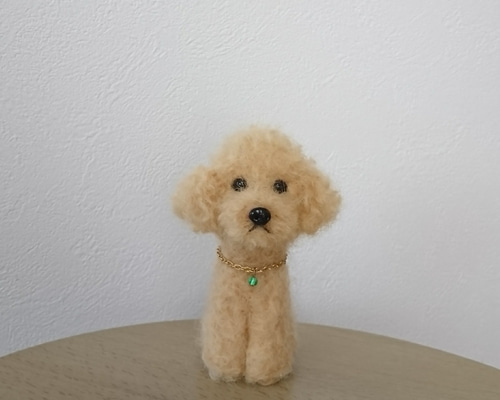羊毛フェルト 犬 トイプードル〈アプリコット〉☆ ぬいぐるみ 羊毛