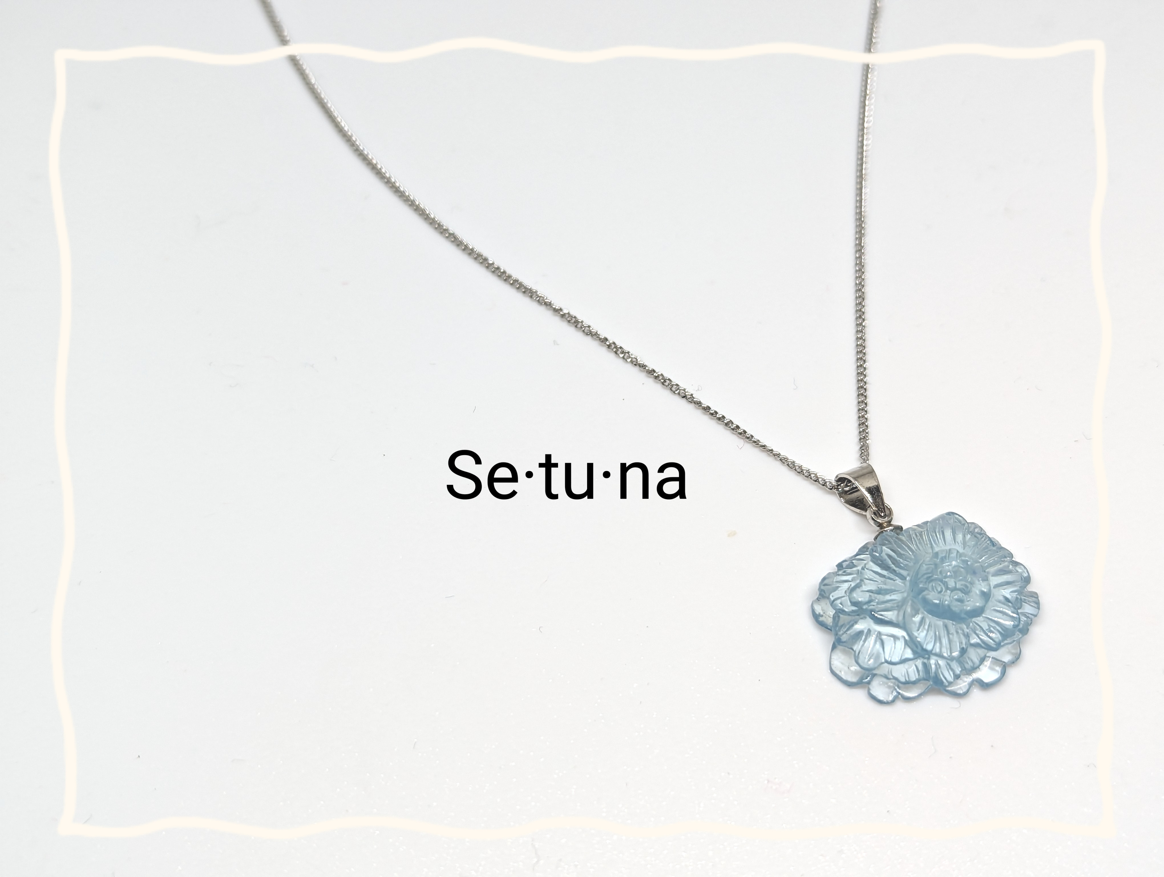 花のアクアマリンネックレス　春〜