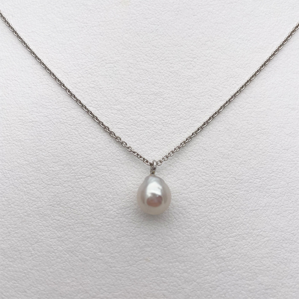 艶々バロック本真珠の一粒スルーネックレス ペンダント 淡水パール 雫 ライス デイリー 結婚 入学 入園 卒業 卒園 2枚目の画像