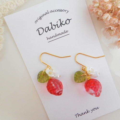 大好評♥️K16春の訪れレトロなイチゴピアス/イヤリング いちご