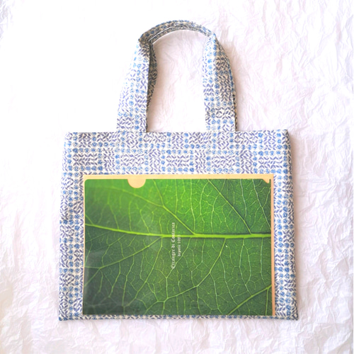 ミナペルホネン スリーピングローズ マチなしA4バッグ ブルー系 トート