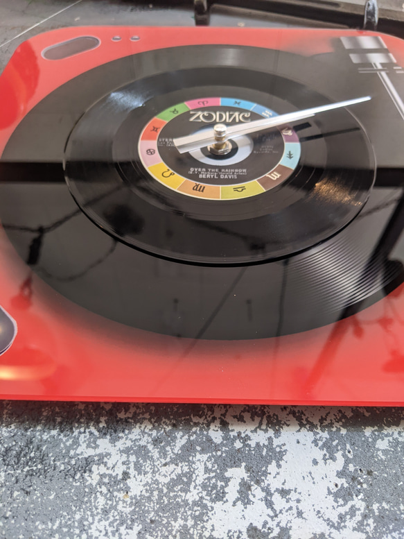 レード好きな人  レコード盤 ウォールクロック  レコードプレーヤー（RED） デコレーションクロック  アメリカン雑貨 2枚目の画像