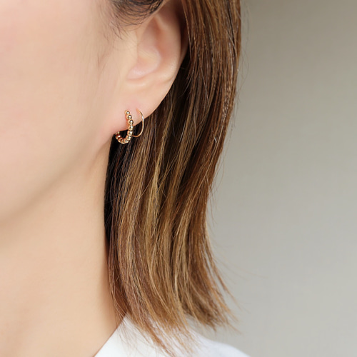 14kgf 】ピアス穴1つでも2連に見えるピアス ピアス（スタッド・一粒