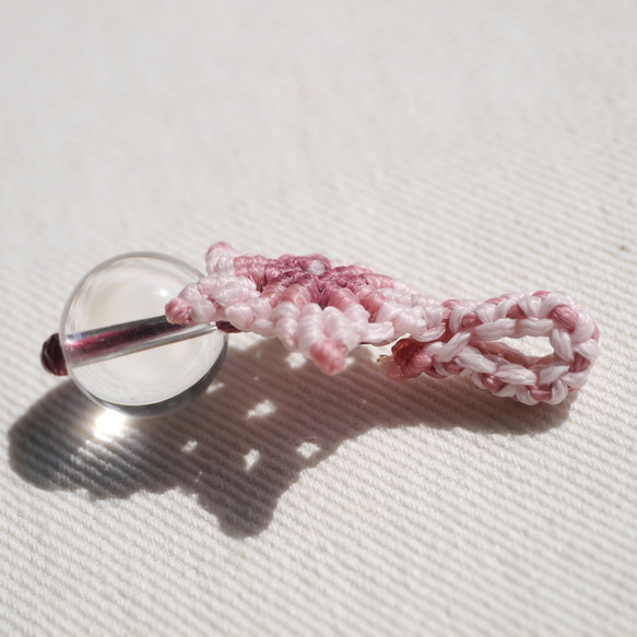 ❁天然石水晶玉と桜モチーフのマクラメチャーム Crystal orb & Flower[mtp-230315-01] 12枚目の画像