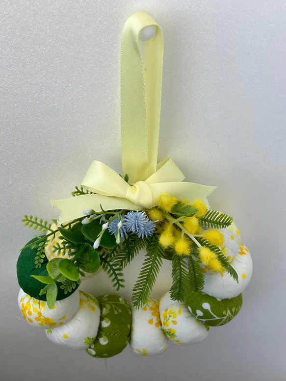 春リース(13 cm)　ミモザ柄のリース　布リース 2枚目の画像