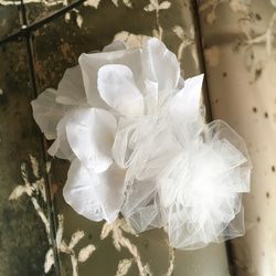 花びら×チュール 和装洋装 ウェディングヘッドドレス 2枚目の画像