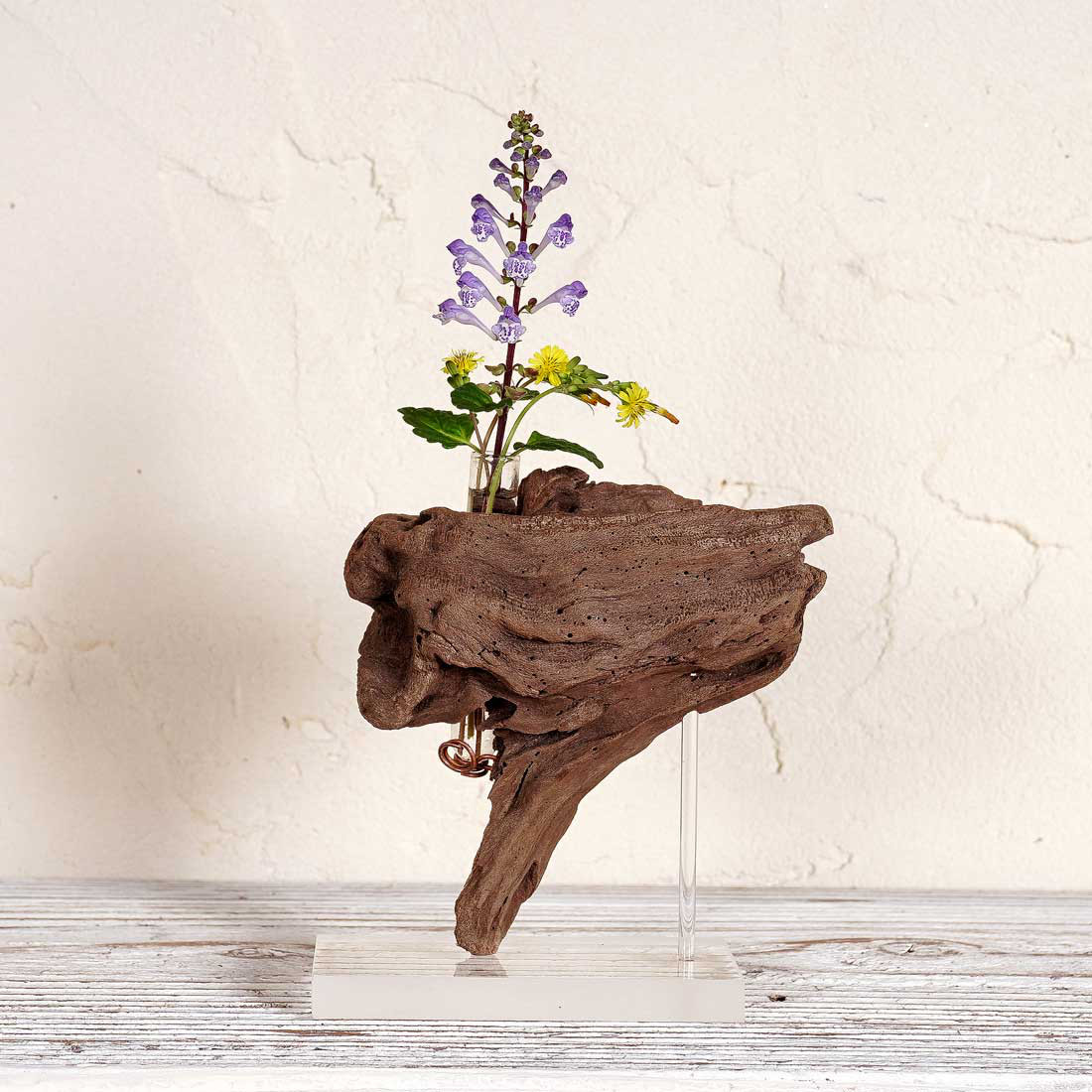 ☆b236、波の花器　個性的なデザインのフラワーベー ス