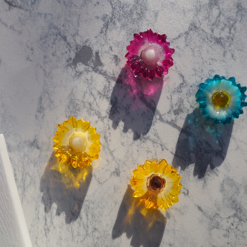 マグネット（4個セット） レジン 磁石 色変更可 花形 かわいい