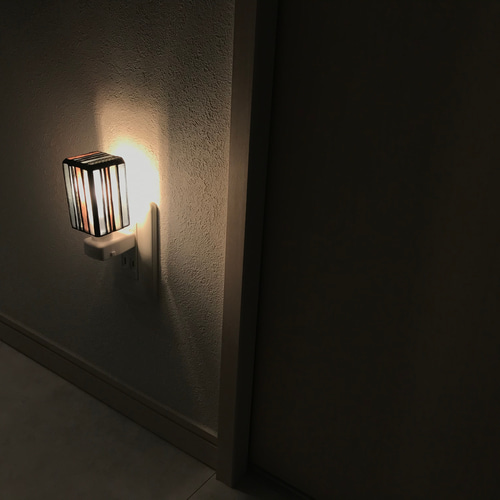 大型ステンドグラスライト　海外仕様コンセントプラグ　値引不可 大型ステンドグラスライト 海外仕様コンセントプラグ 値引不可