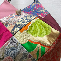 帯地市松パッチワークバッグ　正絹　帯リユースのバッグ　華やかカラー 5枚目の画像