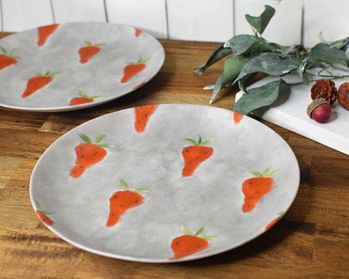 Newいちご×グレーのプレート21cm 中皿 くらしをあそぶ展 通販 15601120