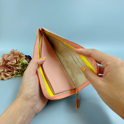薄くて軽くて大容量なL字長財布 14枚カードポケット　ラム革 桜ピンク 日本製 4枚目の画像