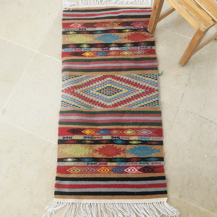 大きなオシュメのインパクト 絶妙な色遊び　キリムM トゥジェン 62