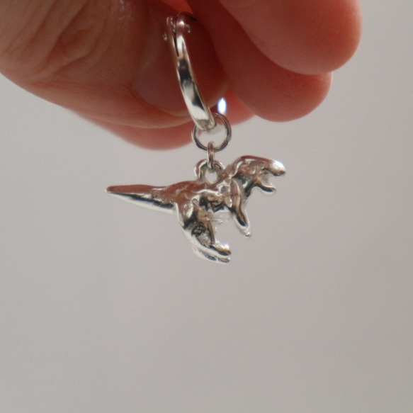 【Silver925】帶著來自侏羅紀的愛~恐龍圈形耳環~ 第6張的照片