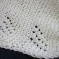 あったか手編みのプチマフラー（ホワイト） 3枚目の画像